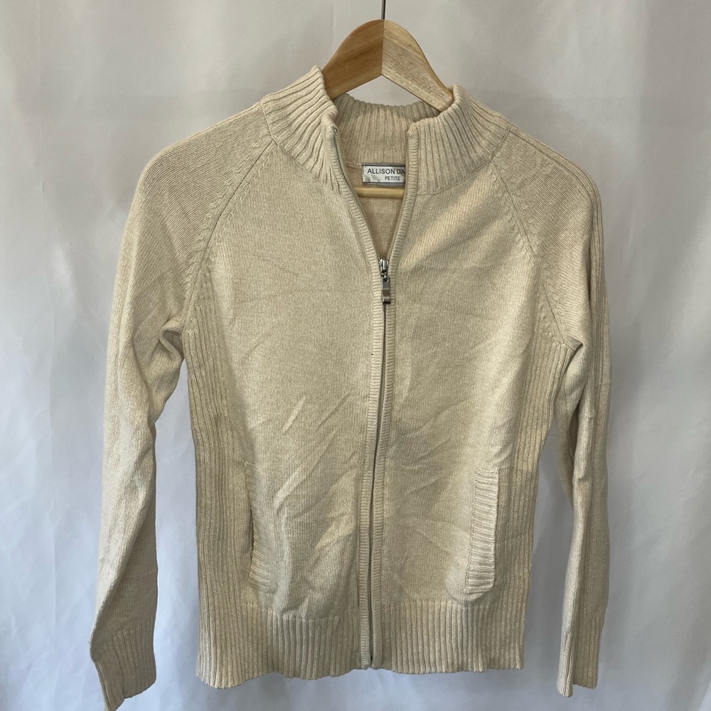 Light Zip Up Crew Neck